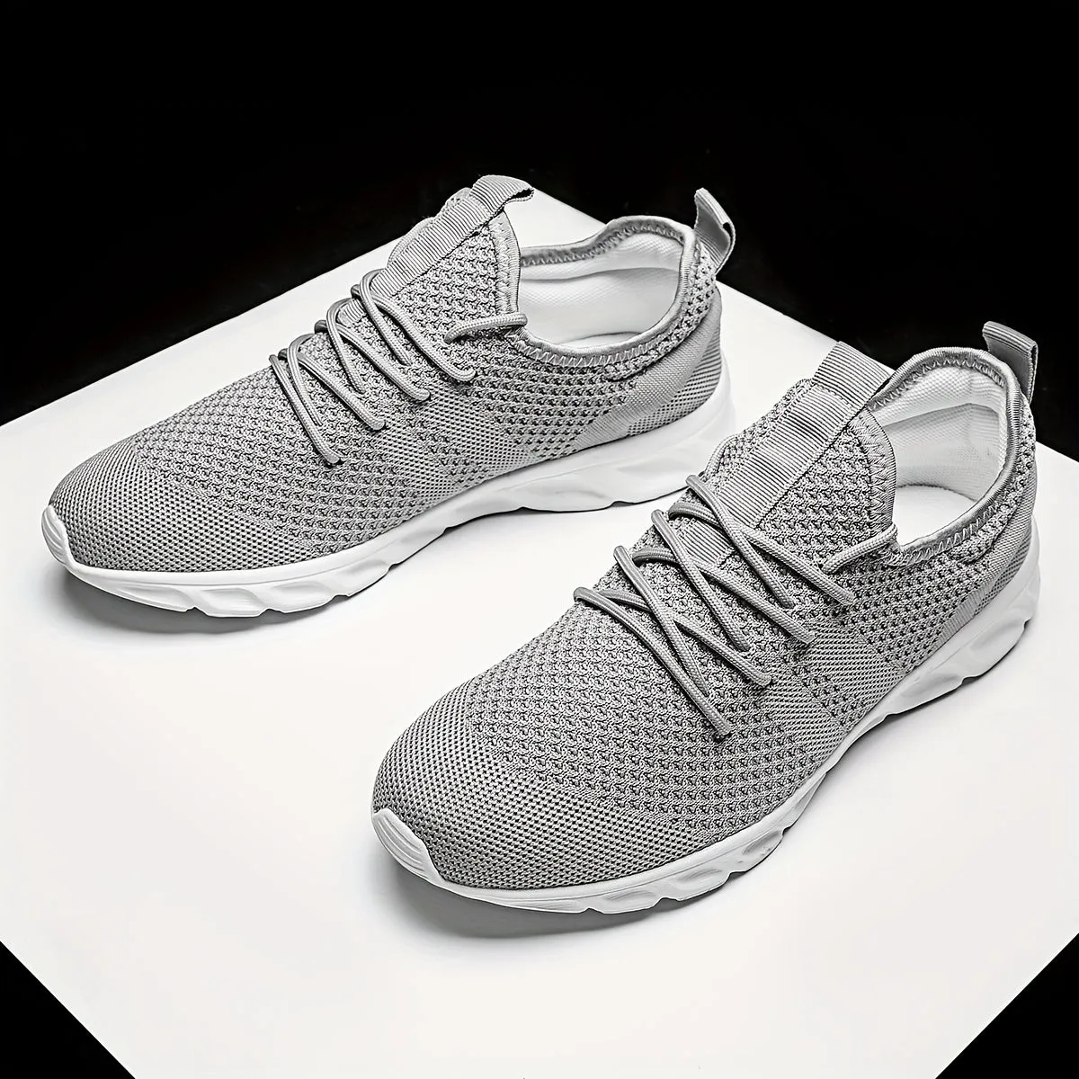 Breathable Lightweight Mens Running Shoes Perfect for Spring and Summer