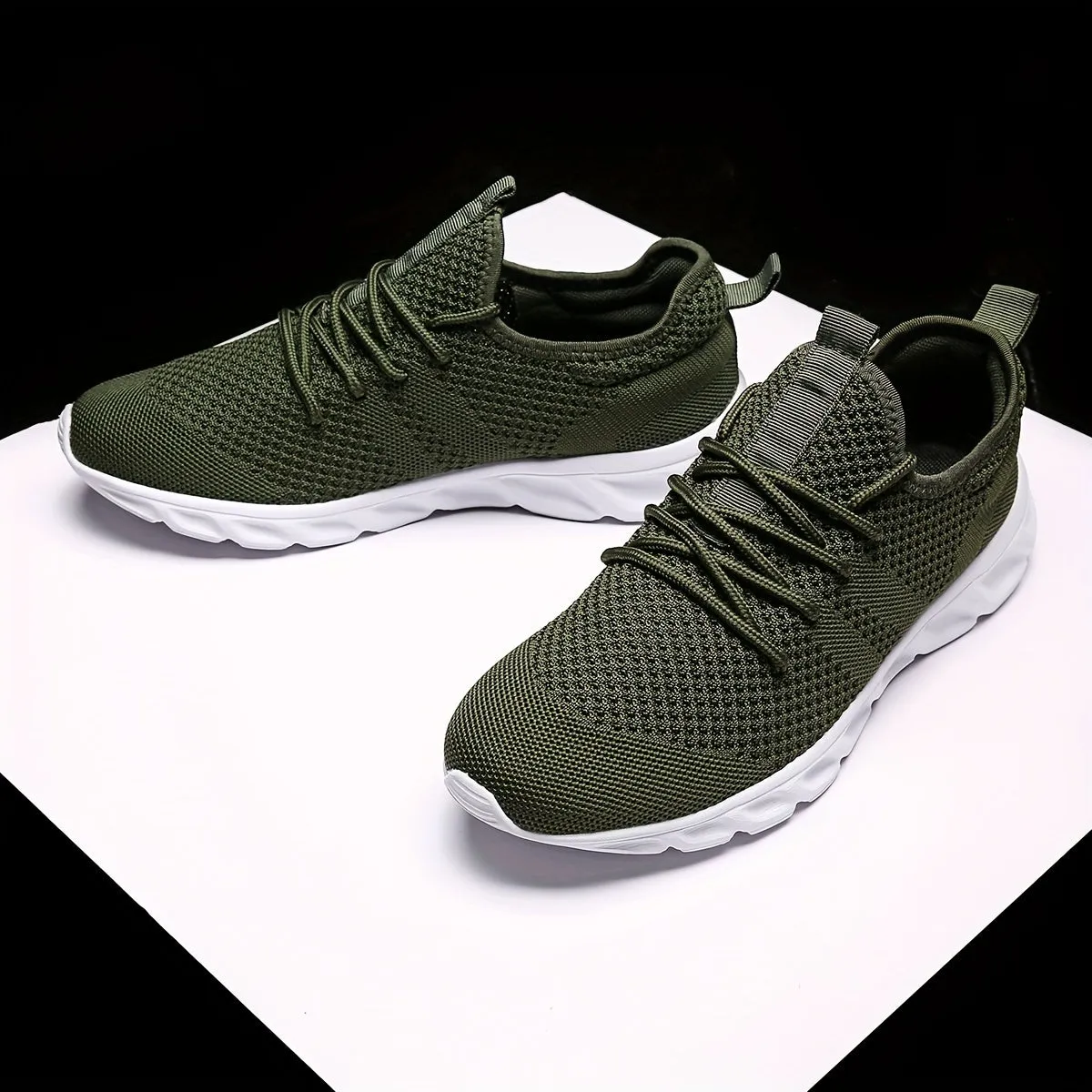 Breathable Lightweight Mens Running Shoes Perfect for Spring and Summer