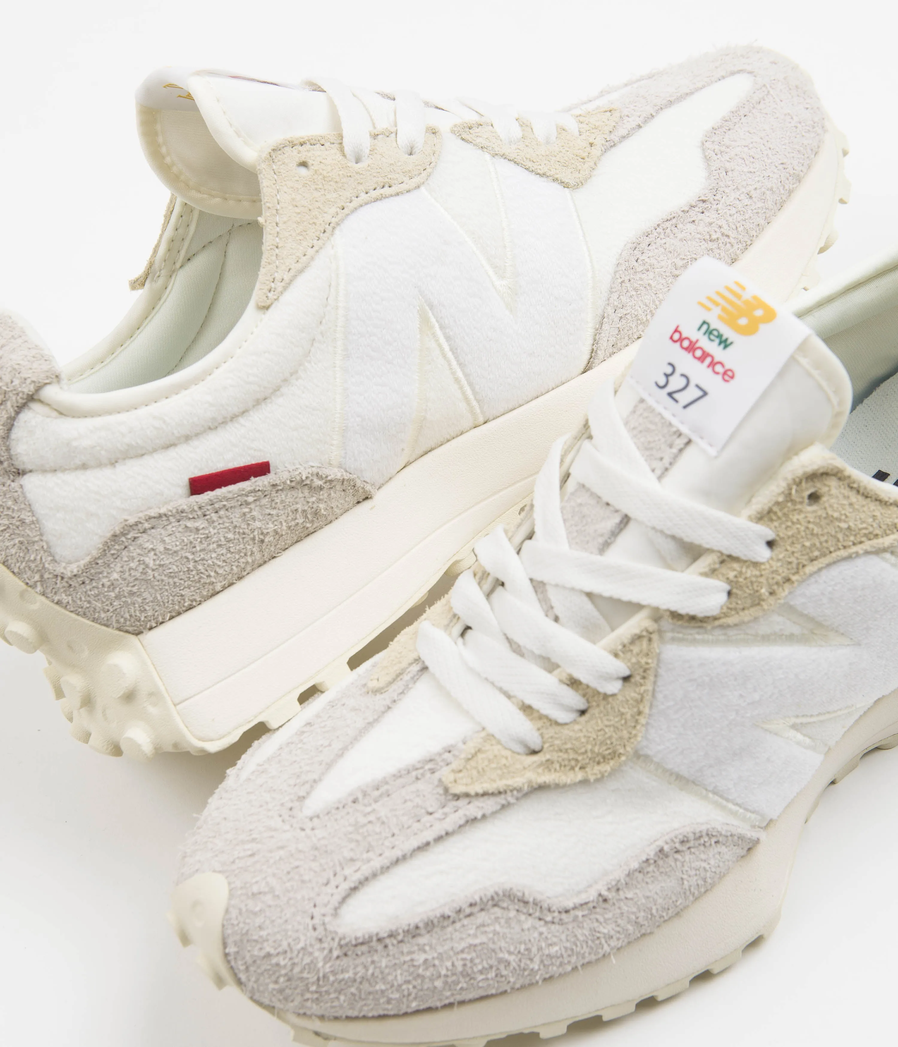 New Balance 327 Shoes - Angora