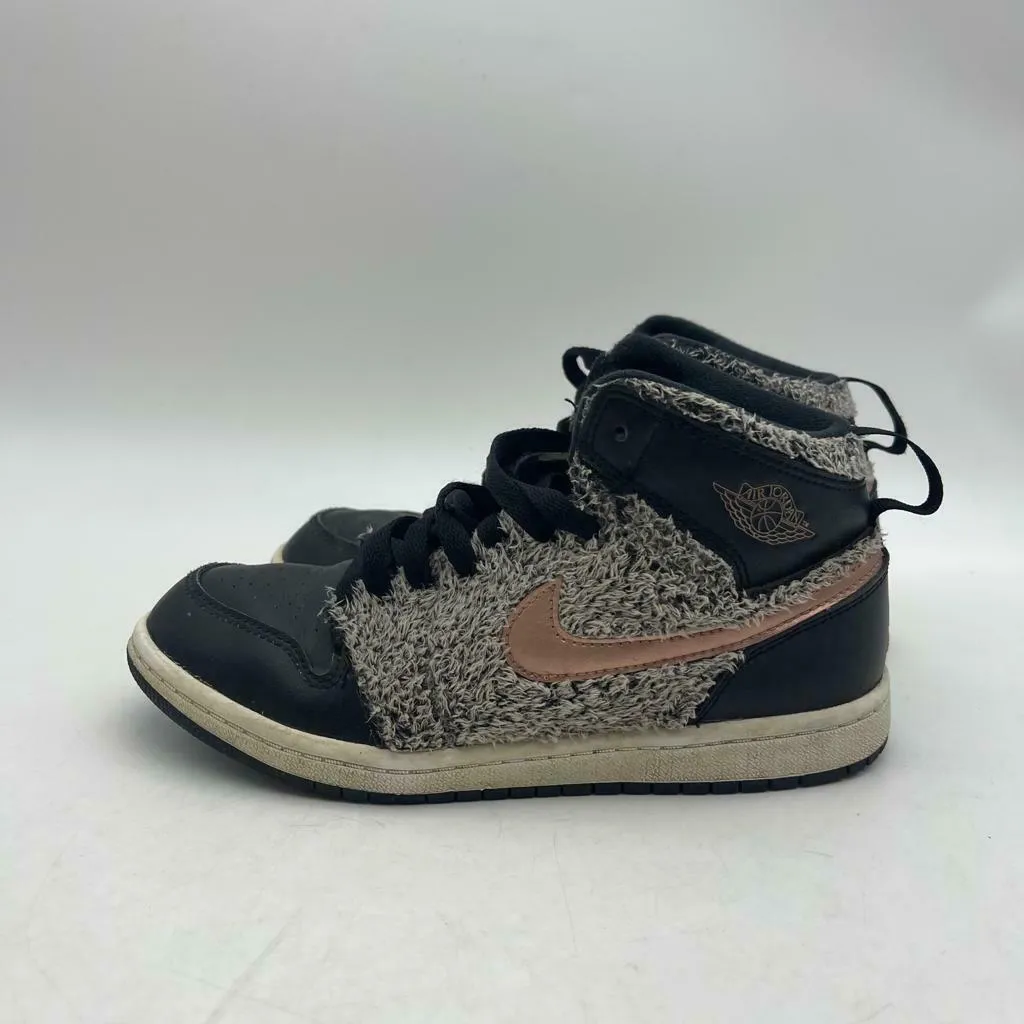 Nike Air Jordan 1 Retro High 2017 Youth Shoes Black Faux Fur Size 3Y 705321-022