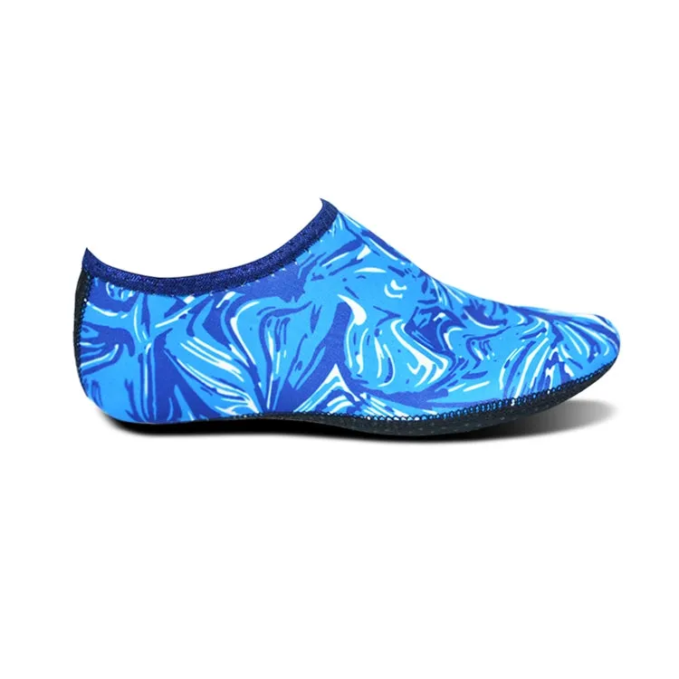 Non-slip Plastic Grain Texture Thick Cloth Sole Printing Diving Shoes and Socks, One Pair(Blue Figured)