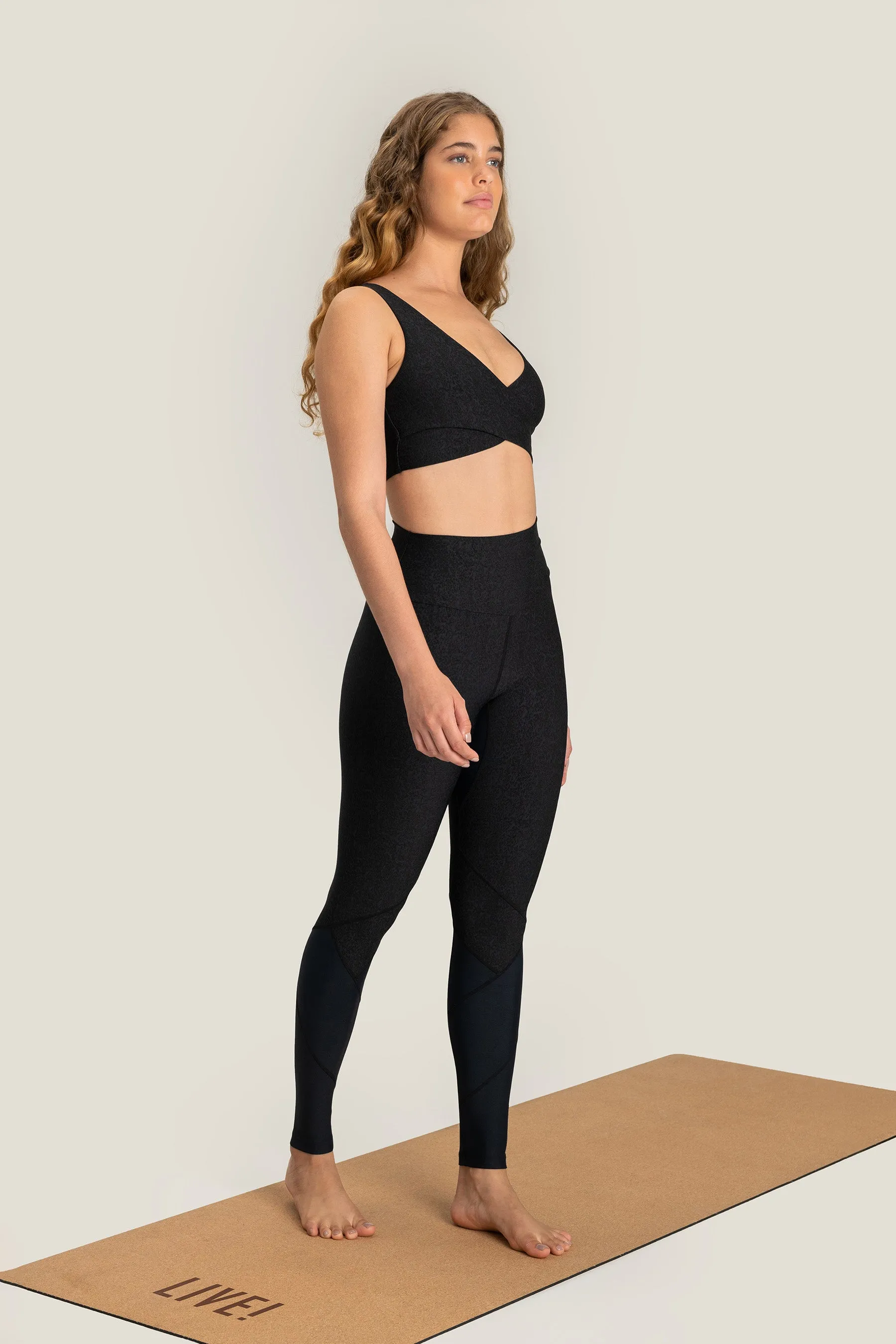 Soft Wrap Mid Sports Bra