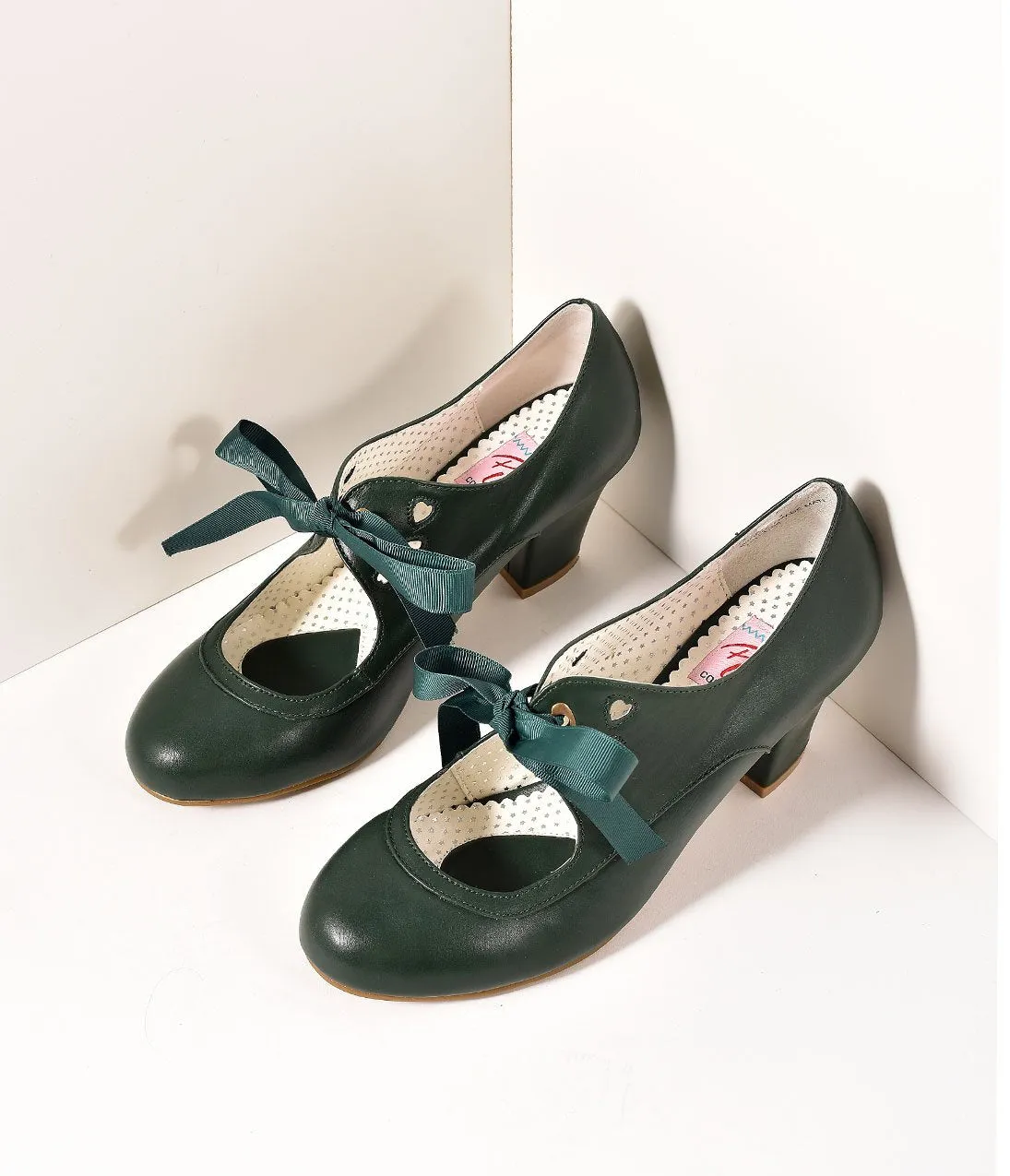 Vintage Style Emerald Green Leatherette Mary Jane Bow Wiggle Heels