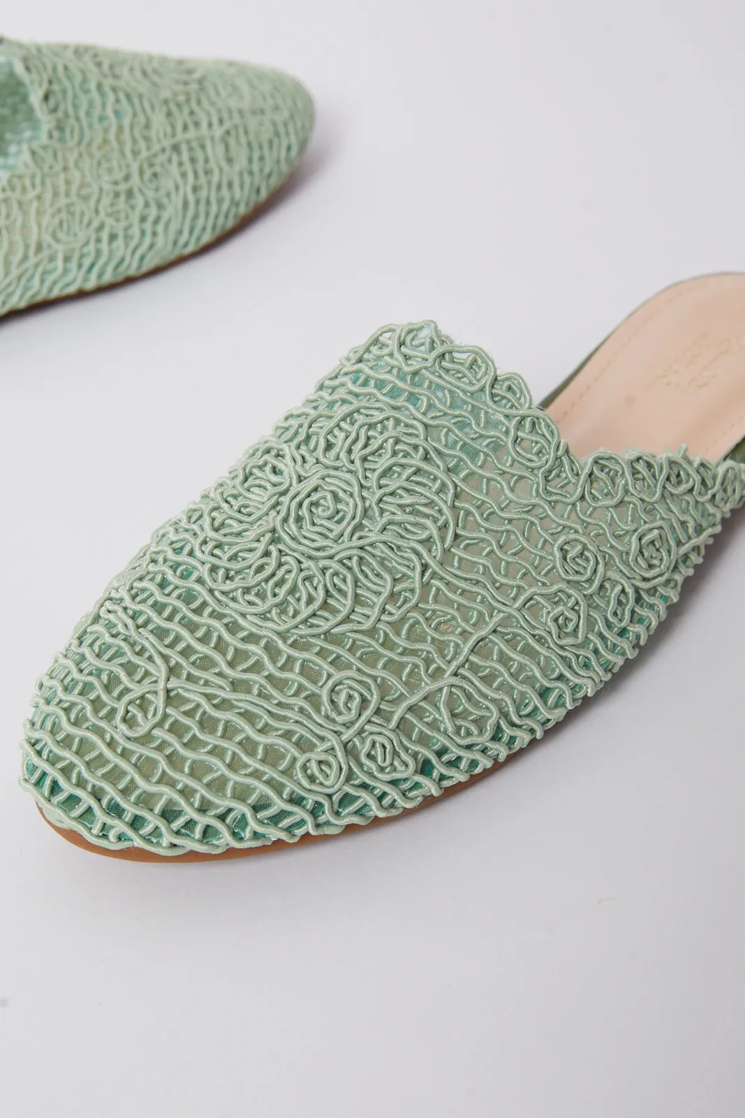 Women Green Fabric Interest Closed Toe Mule