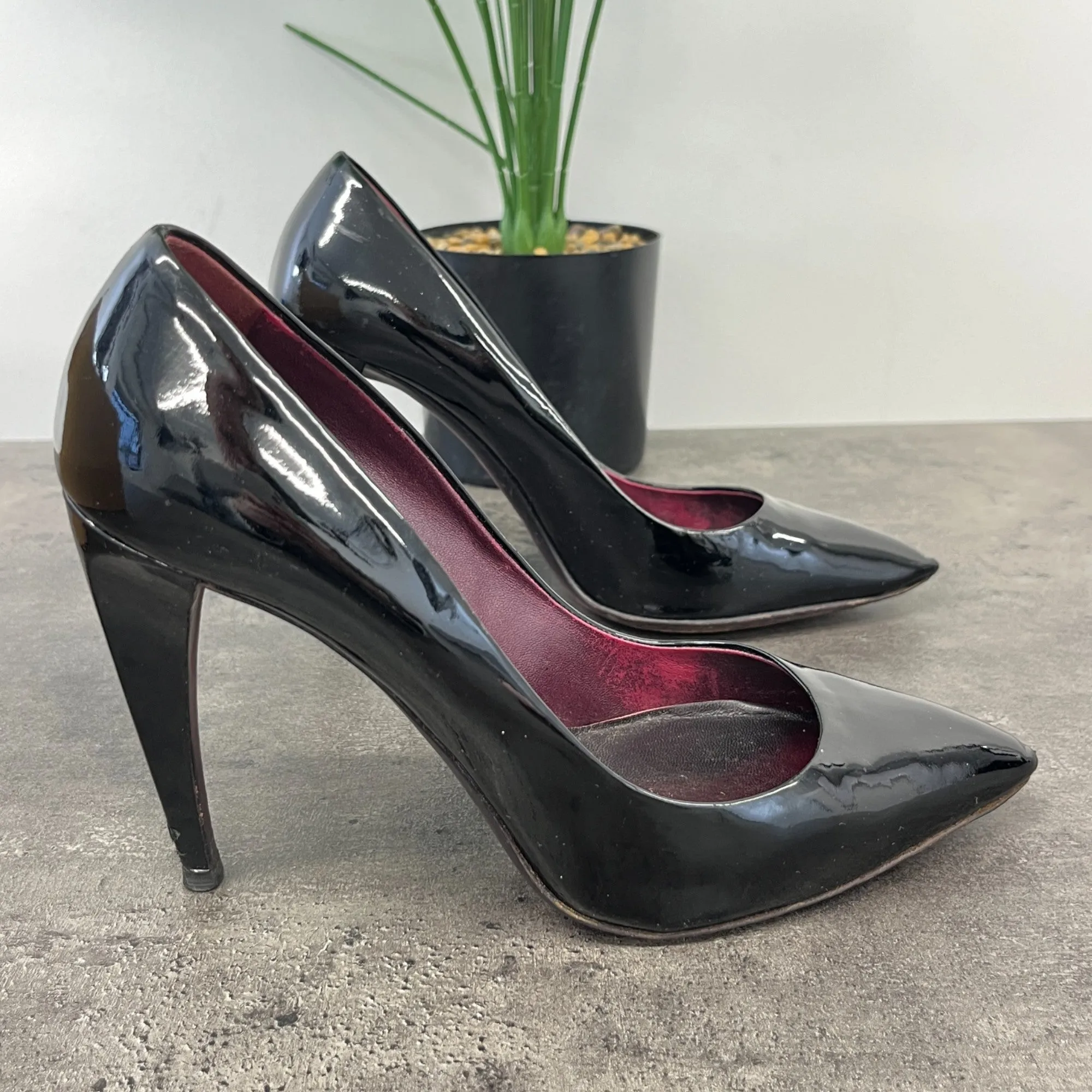 Women's Pointed Toe Heels Burgundy Size EU 38 / UK 5