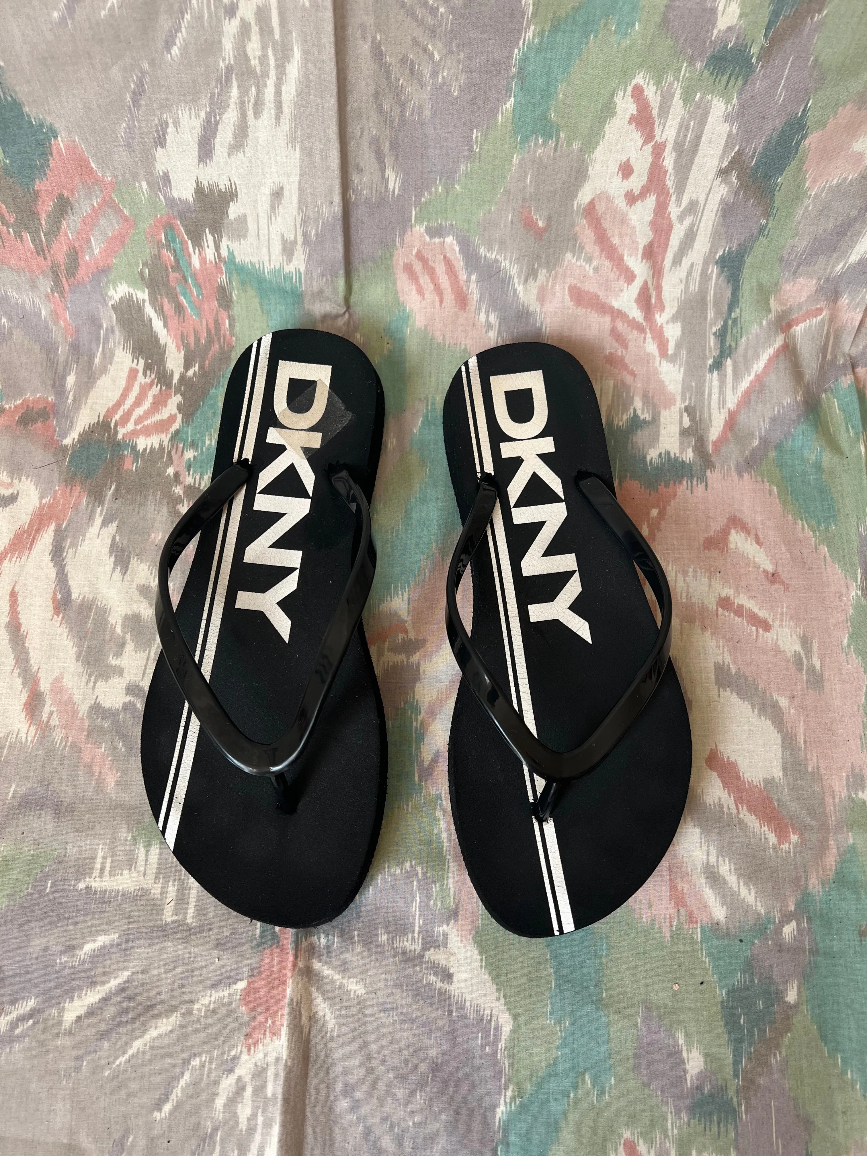 Y2k DKNY Flip Flops